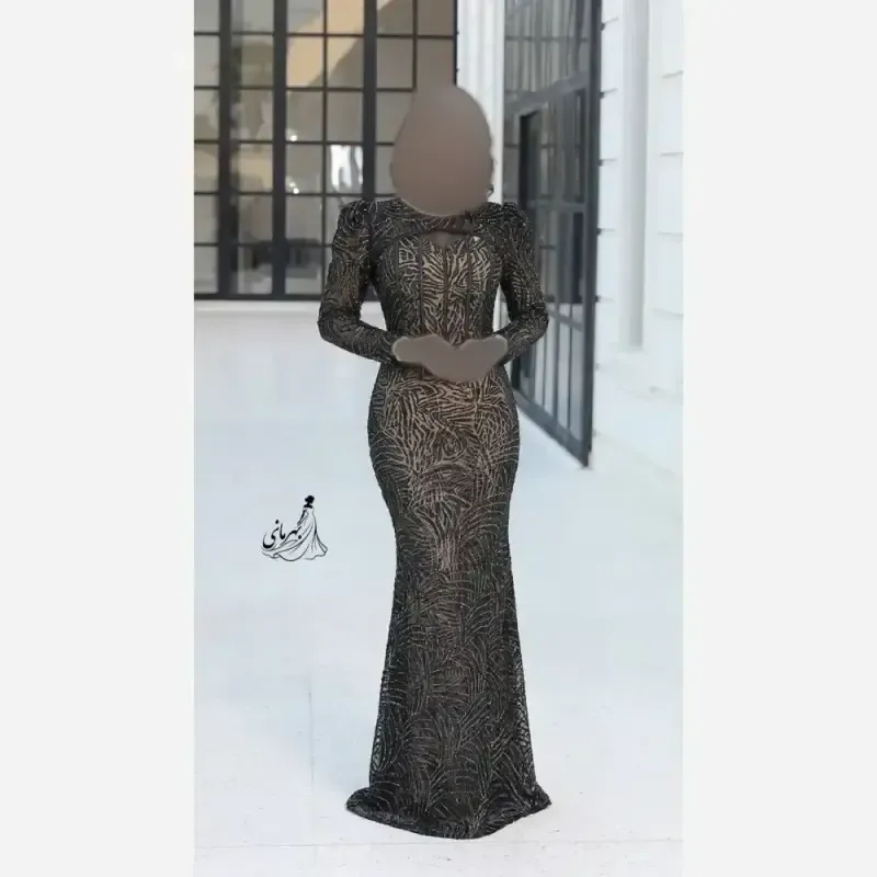 پیراهن مجلسی زنانه مدل هانا کاپدار باکسدوزی شده نگین دار پارچه طرحدار نگینی فلوک مخمل رنگ مشکی و قهوه ای - تصویر 4