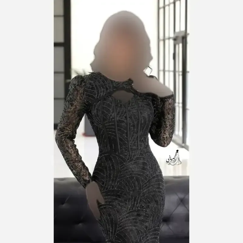 پیراهن مجلسی زنانه مدل هانا کاپدار باکسدوزی شده نگین دار پارچه طرحدار نگینی فلوک مخمل رنگ مشکی و قهوه ای - تصویر 7